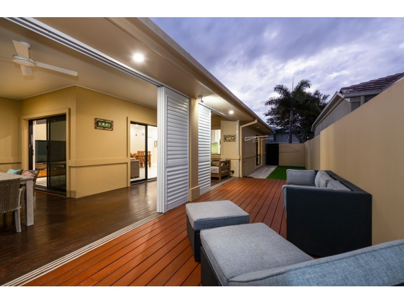 2560 Cressbrook Drive, Hope Island QLD 4212