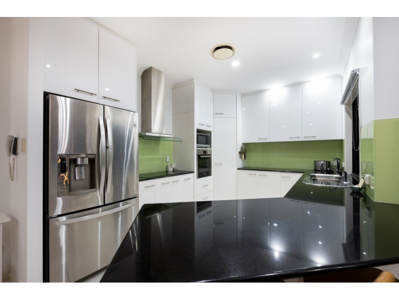 2560 Cressbrook Drive, Hope Island QLD 4212