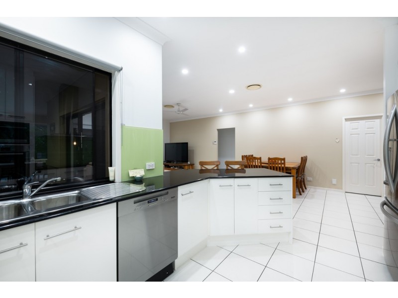 2560 Cressbrook Drive, Hope Island QLD 4212