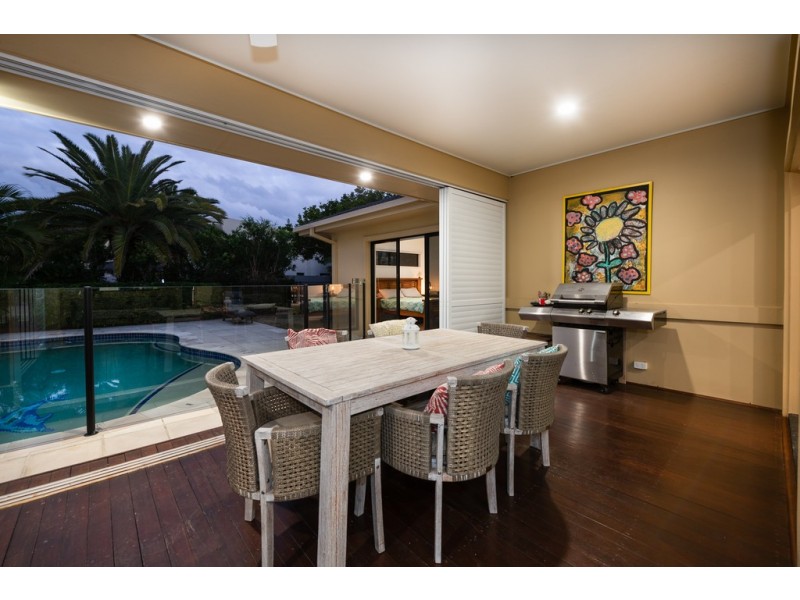 2560 Cressbrook Drive, Hope Island QLD 4212