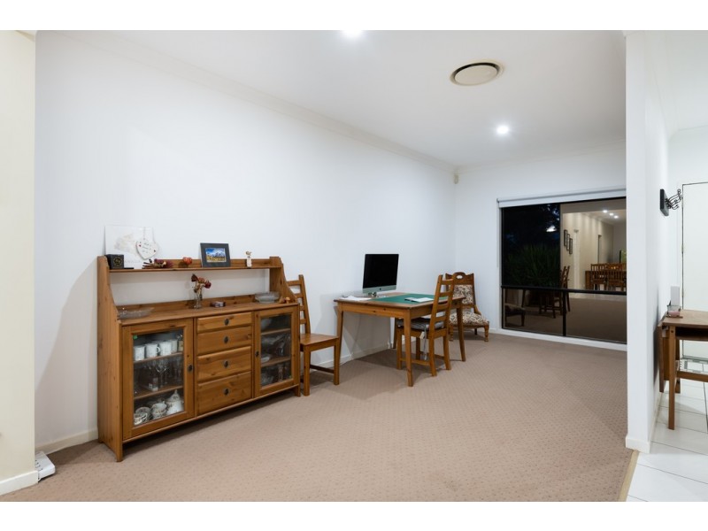 2560 Cressbrook Drive, Hope Island QLD 4212