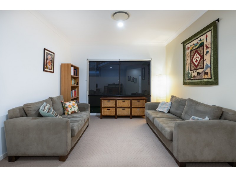 2560 Cressbrook Drive, Hope Island QLD 4212