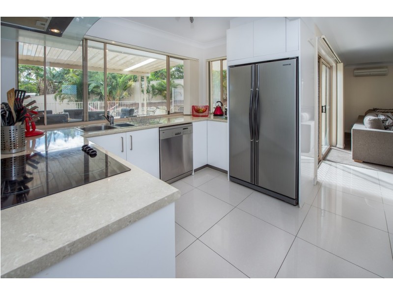 5 Island Court, Merrimac QLD 4226