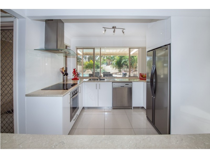 5 Island Court, Merrimac QLD 4226