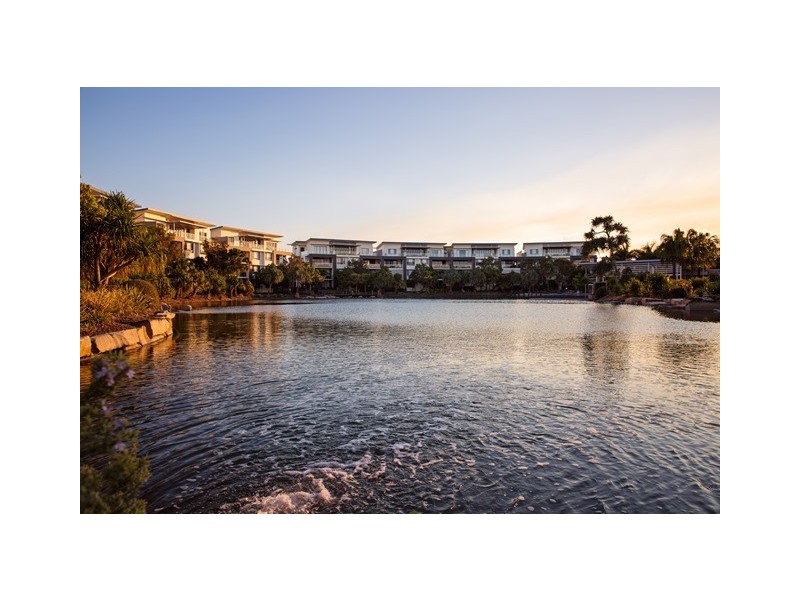 412/3 Pendraat Parade, Hope Island QLD 4212