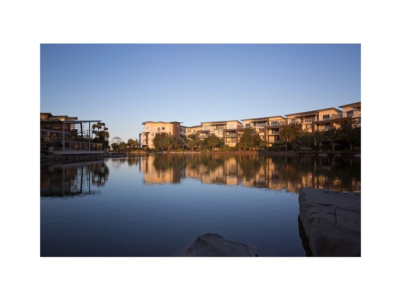 412/3 Pendraat Parade, Hope Island QLD 4212