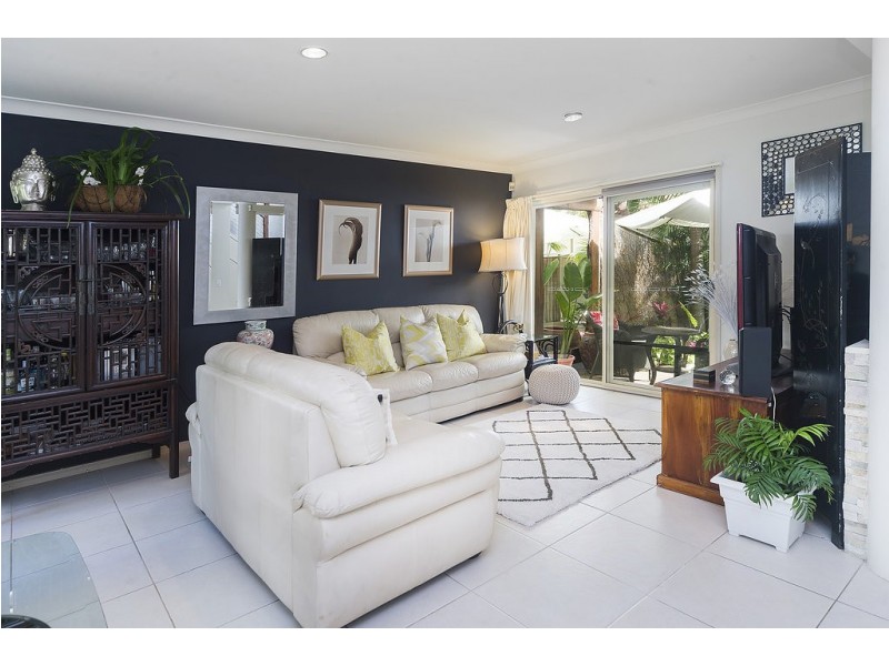 8112 Magnolia Gardens Court, Hope Island QLD 4212