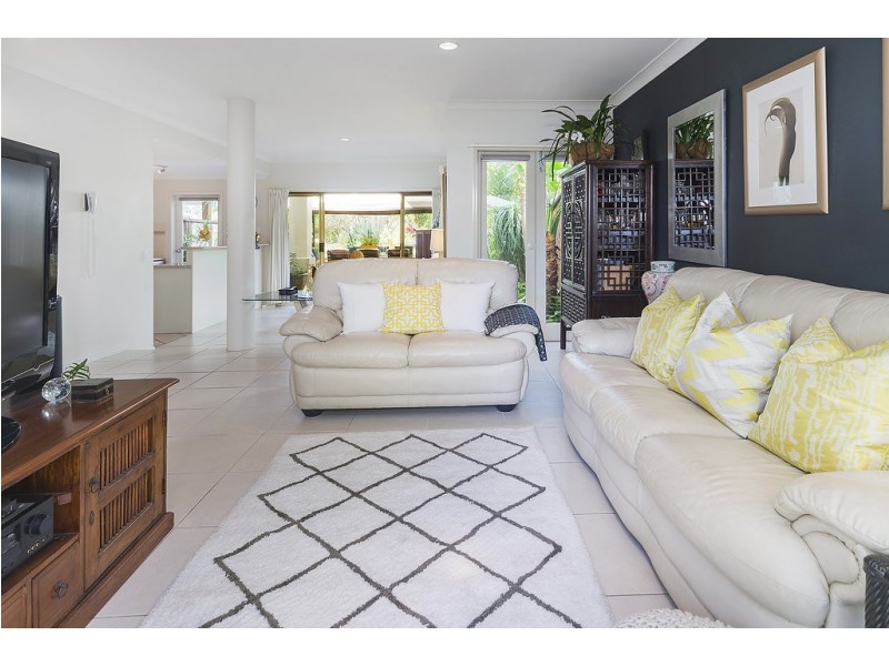 8112 Magnolia Gardens Court, Hope Island QLD 4212