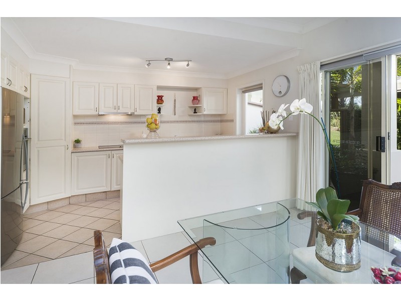 8112 Magnolia Gardens Court, Hope Island QLD 4212