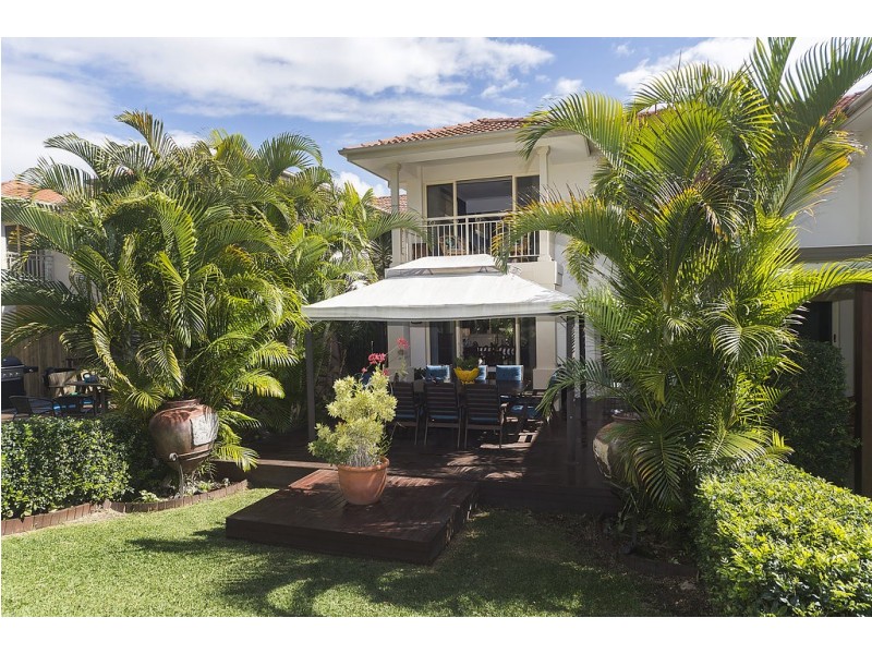 8112 Magnolia Gardens Court, Hope Island QLD 4212