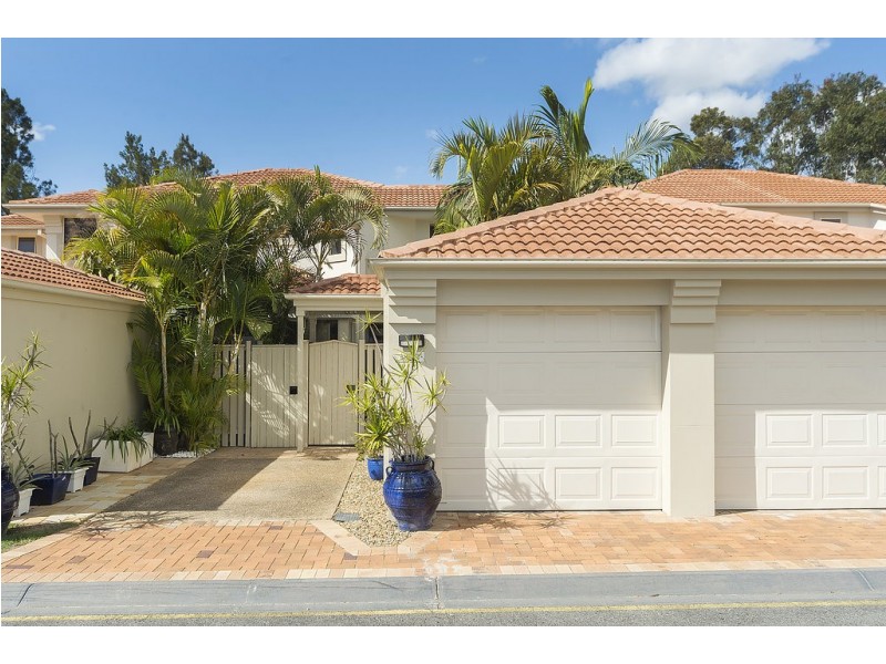 8112 Magnolia Gardens Court, Hope Island QLD 4212