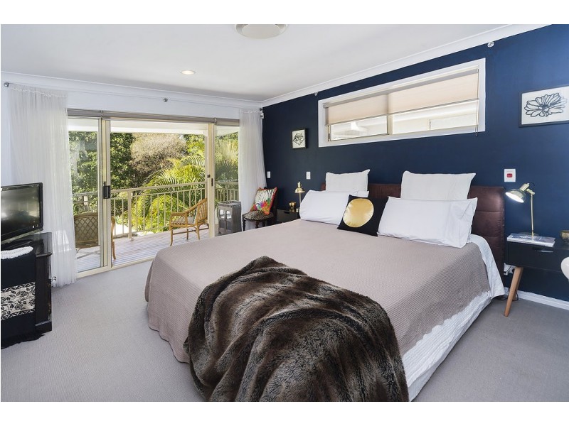 8112 Magnolia Gardens Court, Hope Island QLD 4212