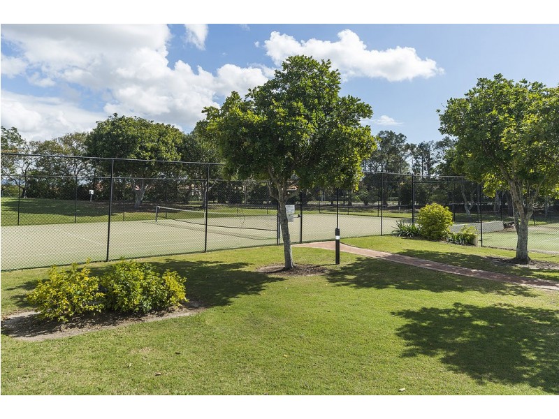 8112 Magnolia Gardens Court, Hope Island QLD 4212