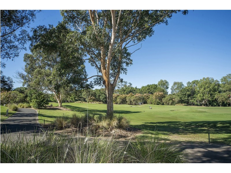 8112 Magnolia Gardens Court, Hope Island QLD 4212