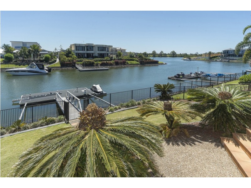 35 Ferrymans Court, Helensvale QLD 4212