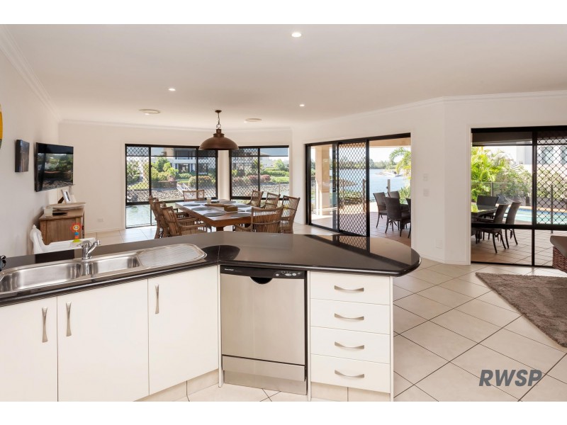 35 Ferrymans Court, Helensvale QLD 4212