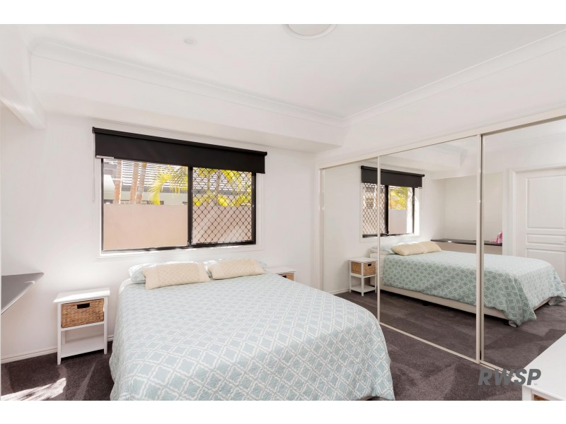 35 Ferrymans Court, Helensvale QLD 4212