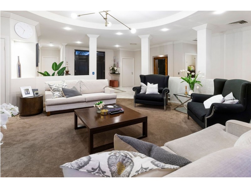 19 Sabrina Avenue, Helensvale QLD 4212