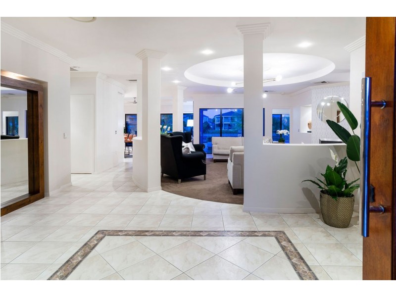 19 Sabrina Avenue, Helensvale QLD 4212