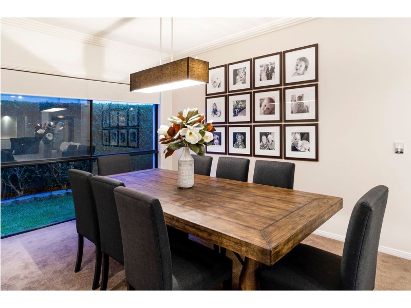 19 Sabrina Avenue, Helensvale QLD 4212