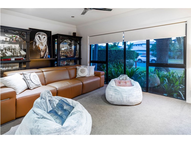 19 Sabrina Avenue, Helensvale QLD 4212