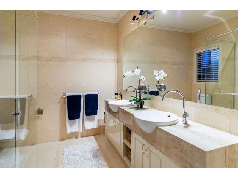 19 Sabrina Avenue, Helensvale QLD 4212