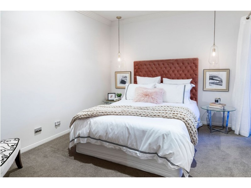 19 Sabrina Avenue, Helensvale QLD 4212