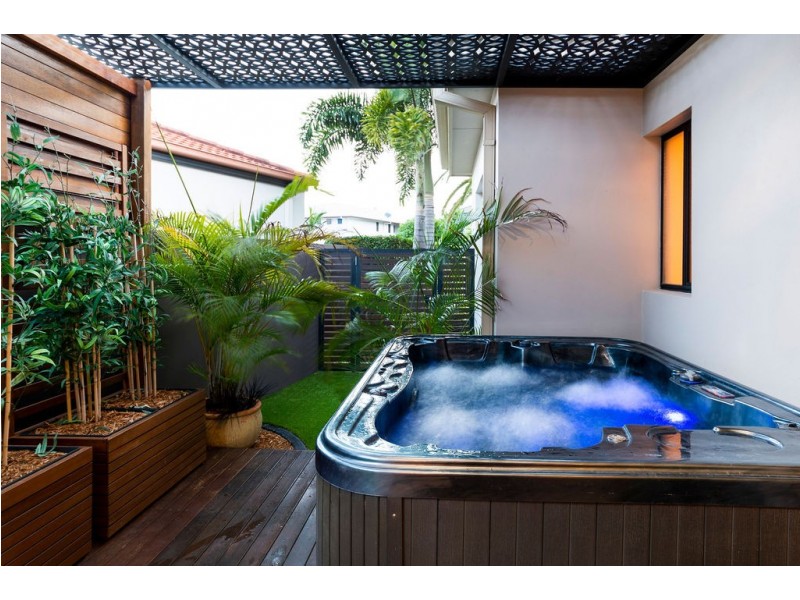 19 Sabrina Avenue, Helensvale QLD 4212