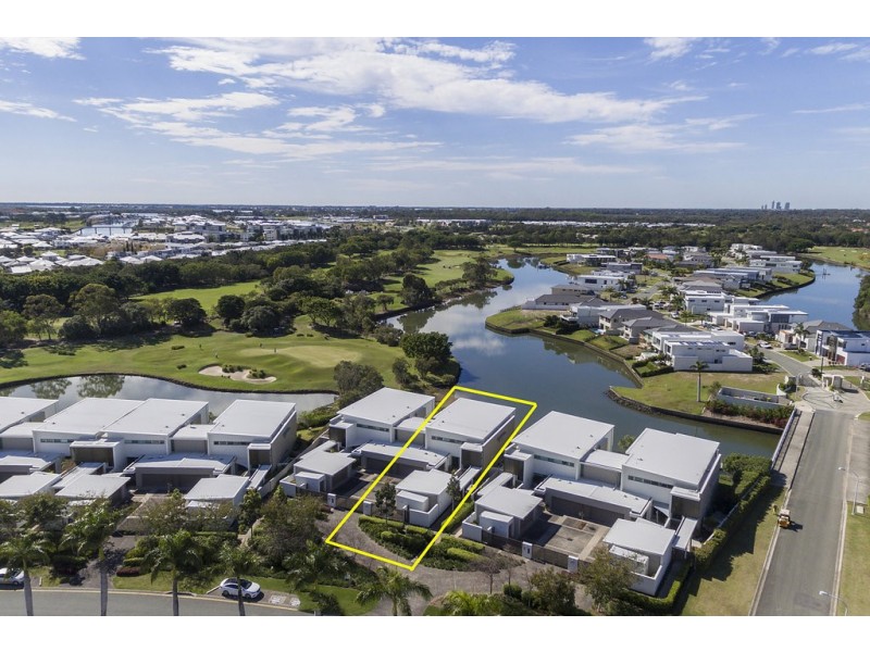 7527 Springfield Drive, Hope Island QLD 4212