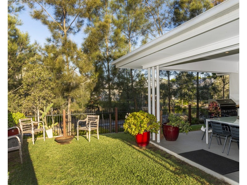 8 Halyard Crescent, Hope Island QLD 4212