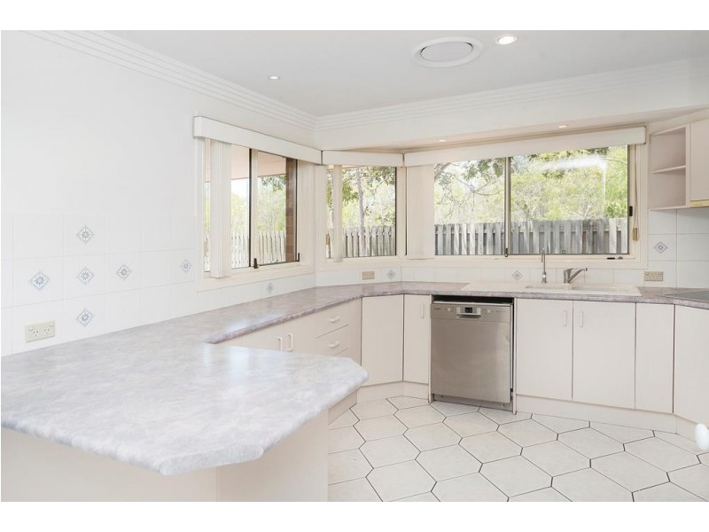 59 Lakeshore Drive, Helensvale QLD 4212