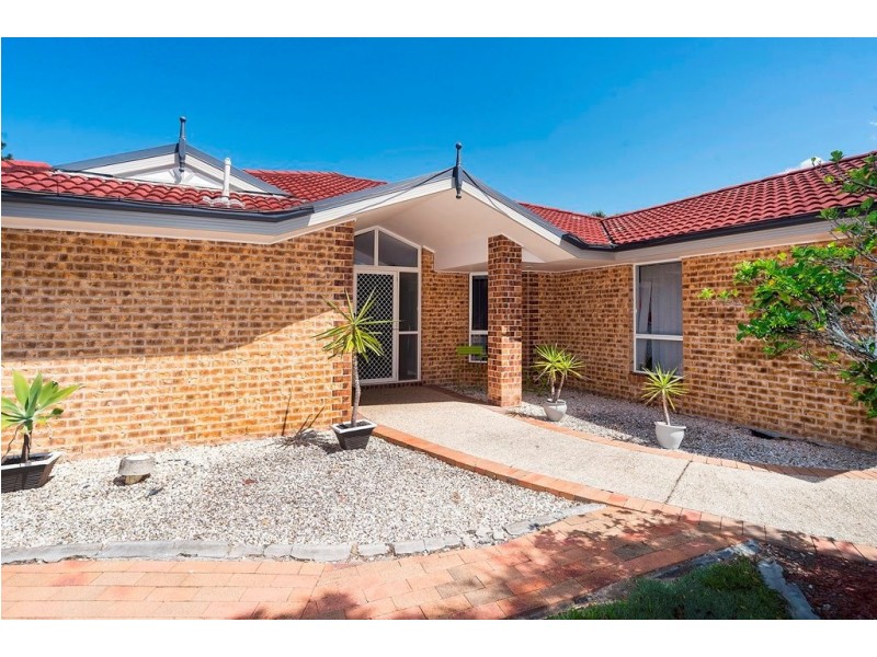 59 Lakeshore Drive, Helensvale QLD 4212