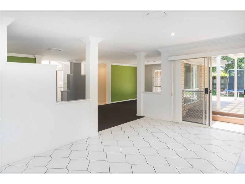 59 Lakeshore Drive, Helensvale QLD 4212