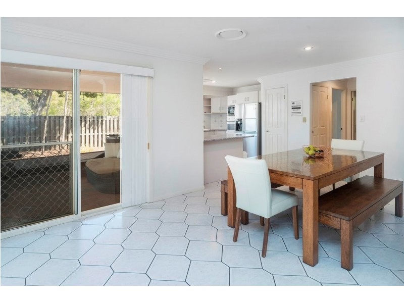 59 Lakeshore Drive, Helensvale QLD 4212