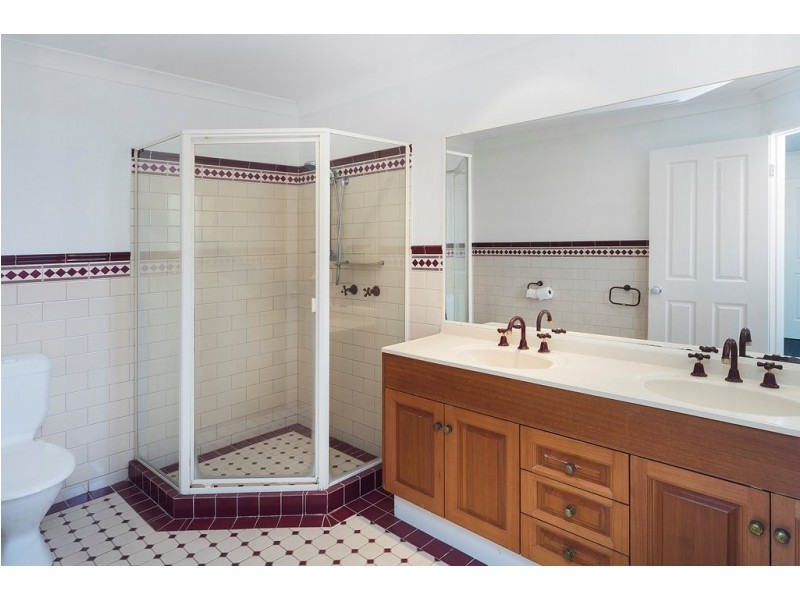 59 Lakeshore Drive, Helensvale QLD 4212