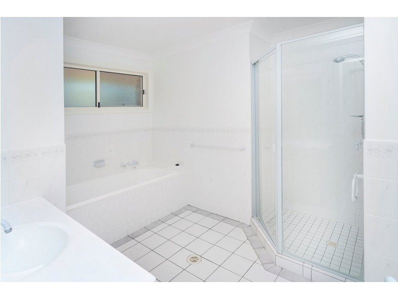 59 Lakeshore Drive, Helensvale QLD 4212