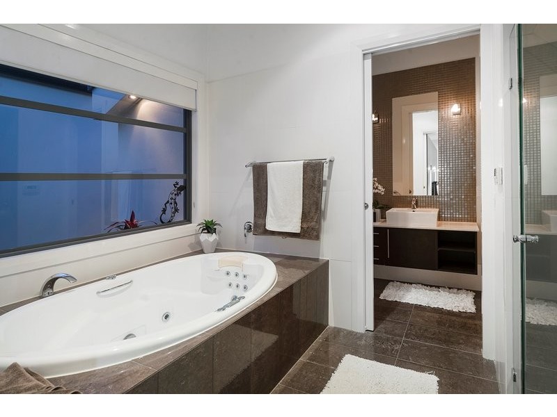 2527 Gracemere Circuit West, Hope Island QLD 4212