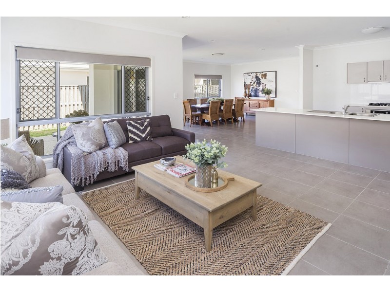 24 Galley Road, Hope Island QLD 4212