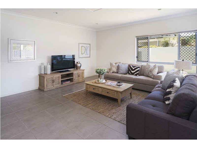 24 Galley Road, Hope Island QLD 4212