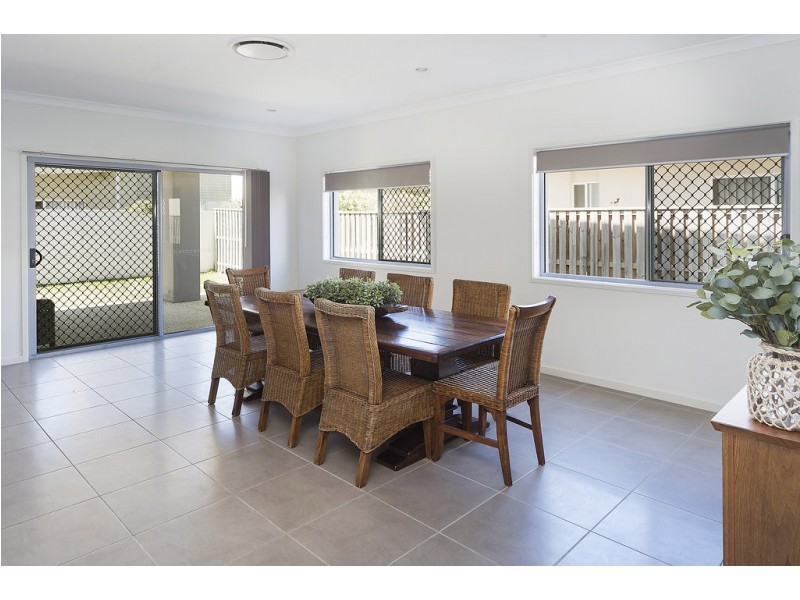 24 Galley Road, Hope Island QLD 4212