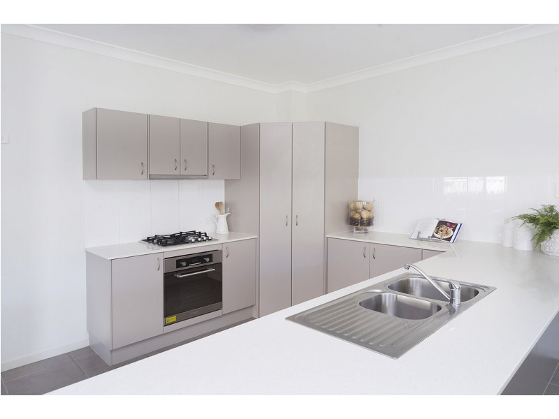 24 Galley Road, Hope Island QLD 4212