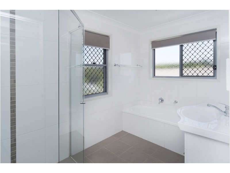 24 Galley Road, Hope Island QLD 4212