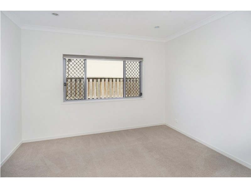 24 Galley Road, Hope Island QLD 4212