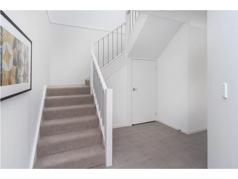 24 Galley Road, Hope Island QLD 4212