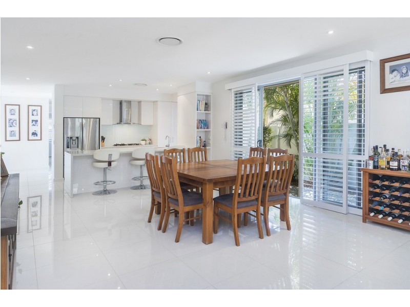 9132 Peter Senior Drive, Hope Island QLD 4212