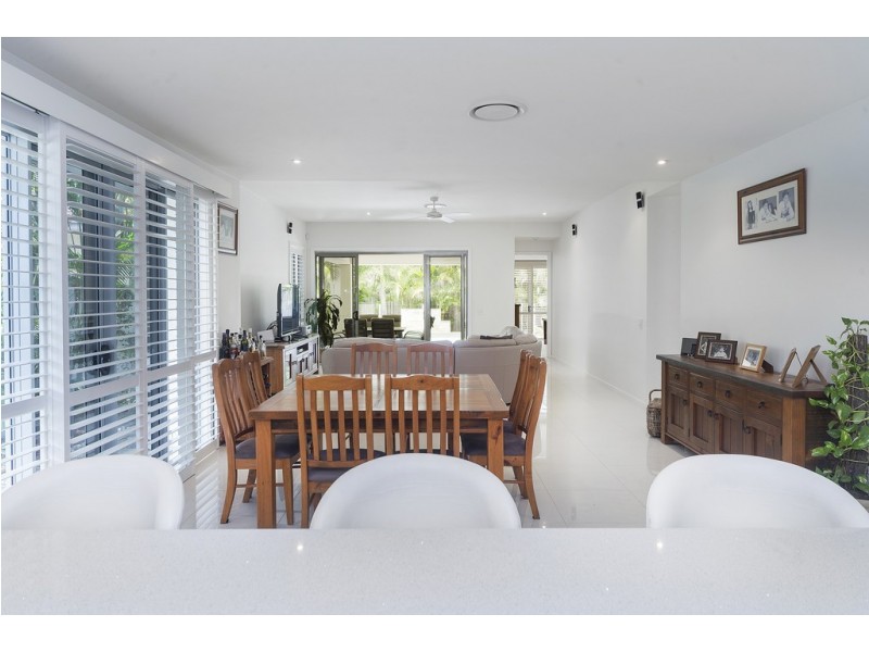 9132 Peter Senior Drive, Hope Island QLD 4212