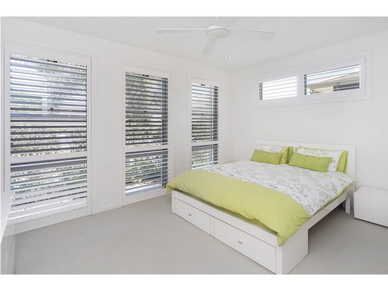 9132 Peter Senior Drive, Hope Island QLD 4212
