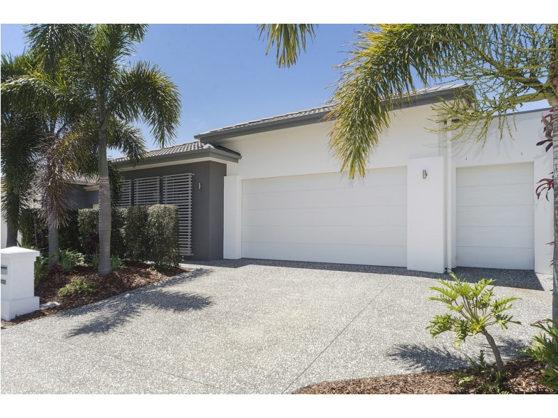 9132 Peter Senior Drive, Hope Island QLD 4212