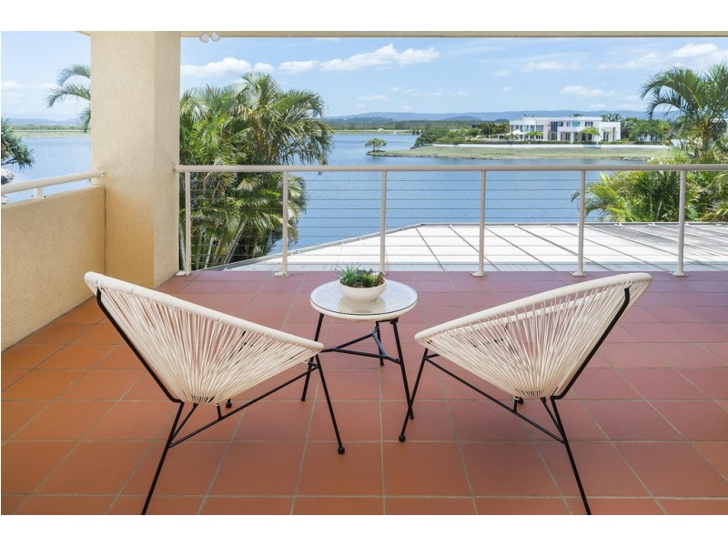 5 Serenity Boulevard, Helensvale QLD 4212