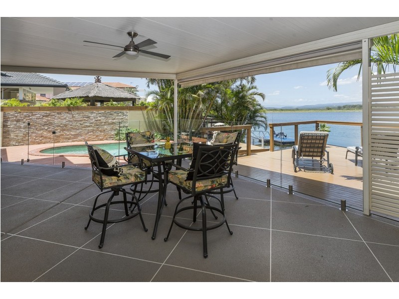 5 Serenity Boulevard, Helensvale QLD 4212